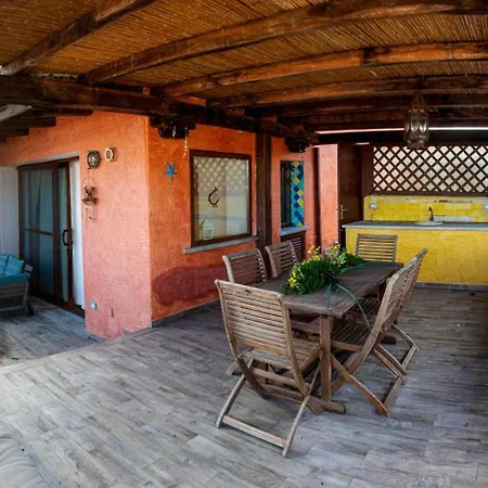 La Casa Di Eolo Rivolta Al Tramonto